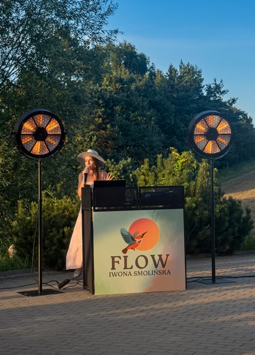 Stanowisko DJ FLOW na evencie w plenerze